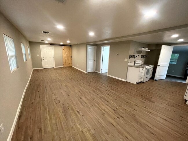 Photo - 723 Pecan Ln