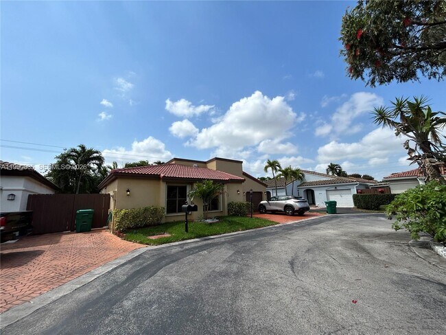 Photo - 8910 SW 4th Ln