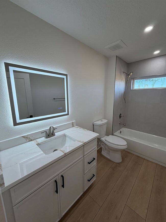 Photo - 117 Bates Lane Trail