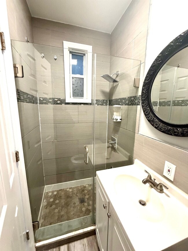 Photo - 644 Newark Ave Unit 4