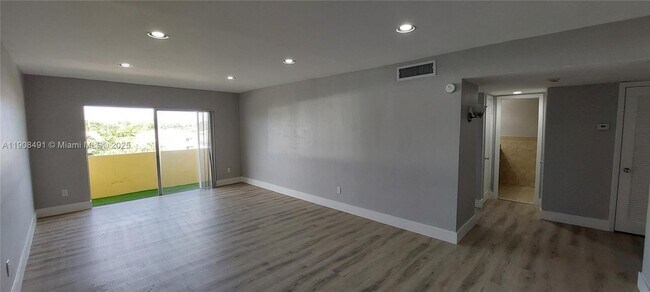 Photo - 7410 SW 82nd St Unidad K408