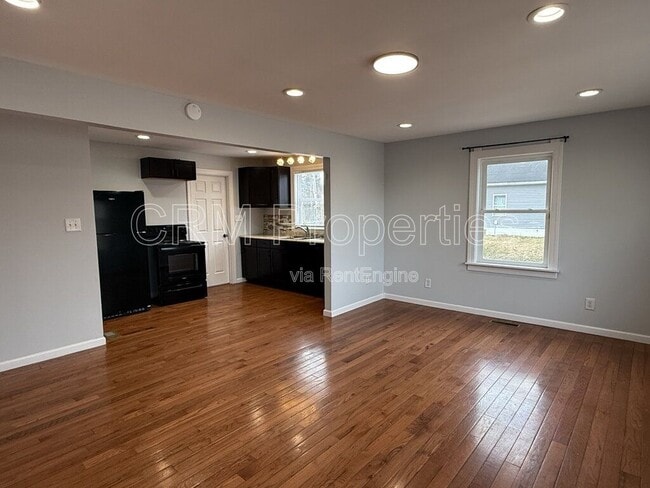 Photo - 1001 E Broadway St