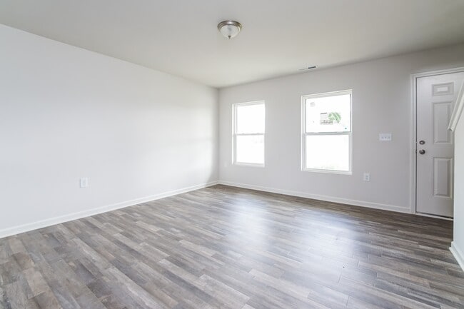 Photo - 859 Ashbury Ln