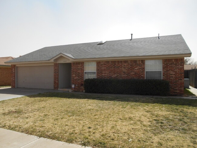 Building Photo - "Charming 3-Bedroom Home with 2 Baths in L...