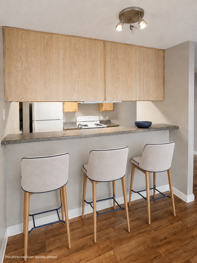 Photo - 16936 SE Powell Blvd Unidad 67