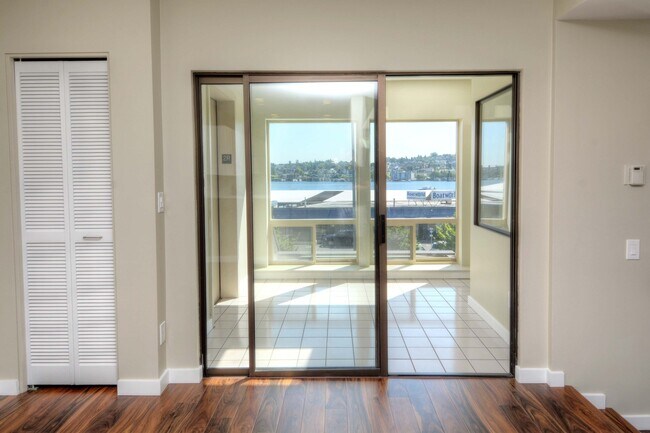 Photo - South Lake Union / Queen Anne Condo at The... Unidad 201