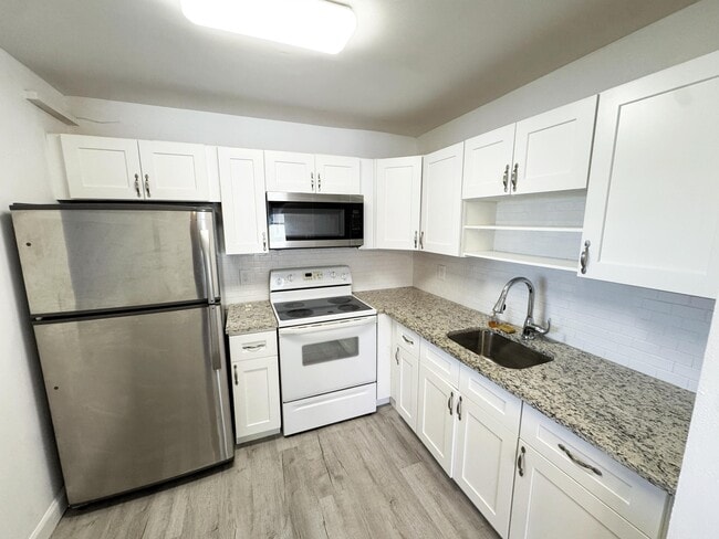 Building Photo - 506 Brittany K