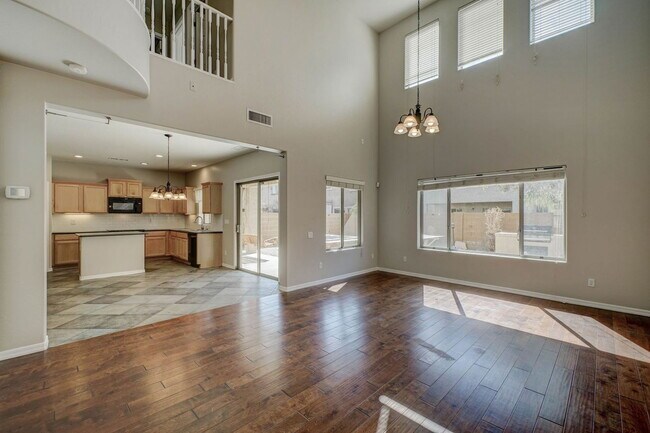 Photo - 2143 W Marconi Ave