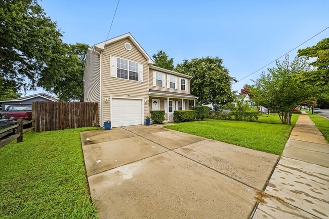 Photo - 722 Dune St