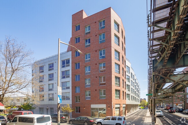 Livonia Commons - Livonia Commons Apartments