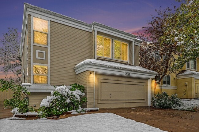 Building Photo - 2669 S Deframe Cir