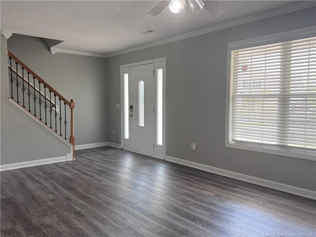Photo - 115 Dover Ct E