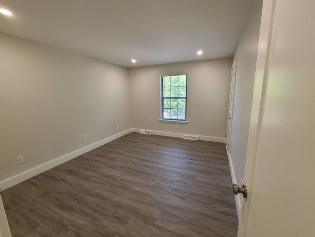 Briar Knoll Apartments