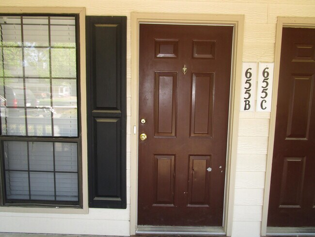 Photo - 655 Archdale Dr