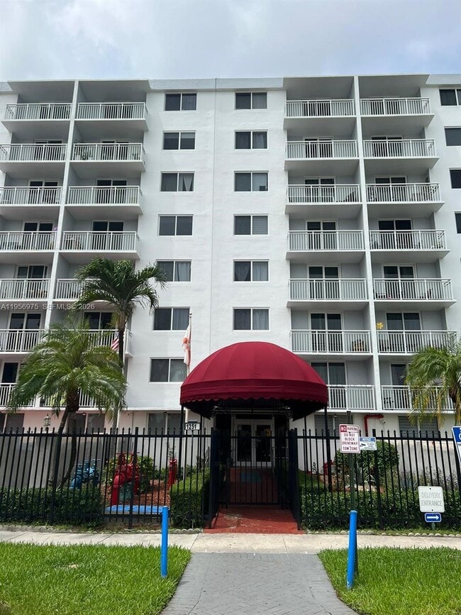 Building Photo - 1251 NE 108th St Unit 102