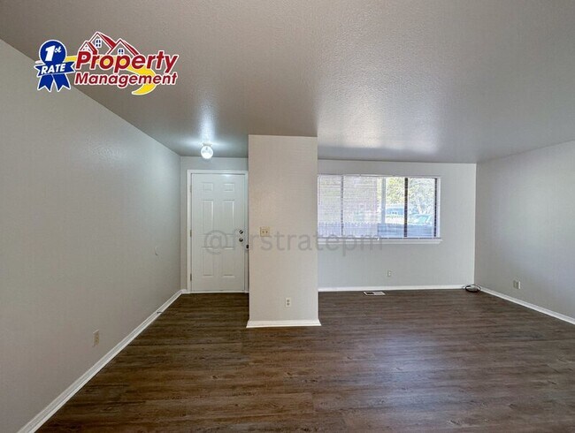 Photo - 1186 W Lee St