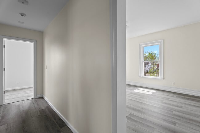 Photo - 72 S Main St