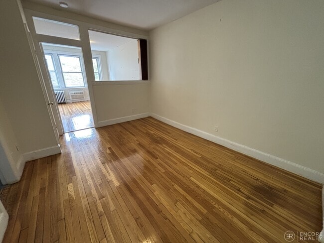 Photo - 33 Lancaster Terrace Unit 206