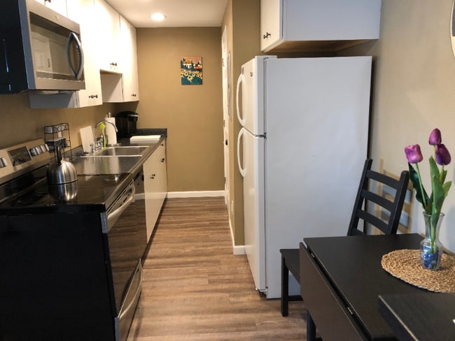 Photo - 543 N Broadway St Unidad 543