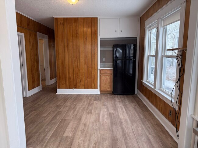 Kitchen Eating Area - 121 Mount Washington St Unit 1st Floor