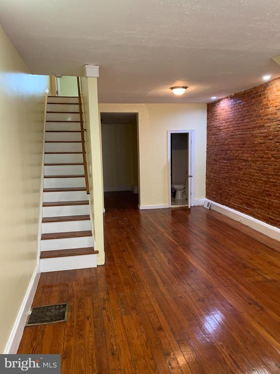 Photo - 747 E Woodlawn St