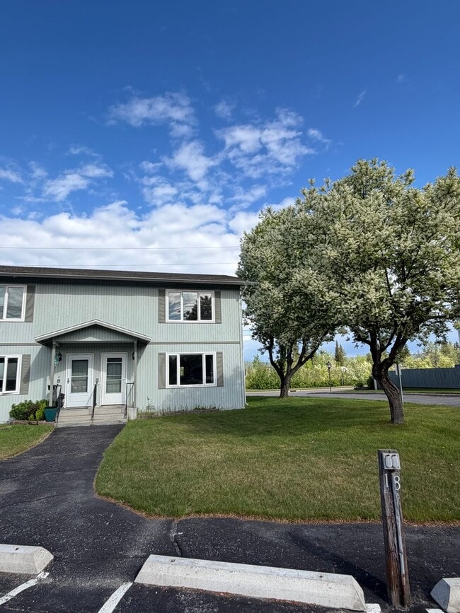 Building Photo - 2bd, 1.5 bath Condo for Rent in Fairbanks!
