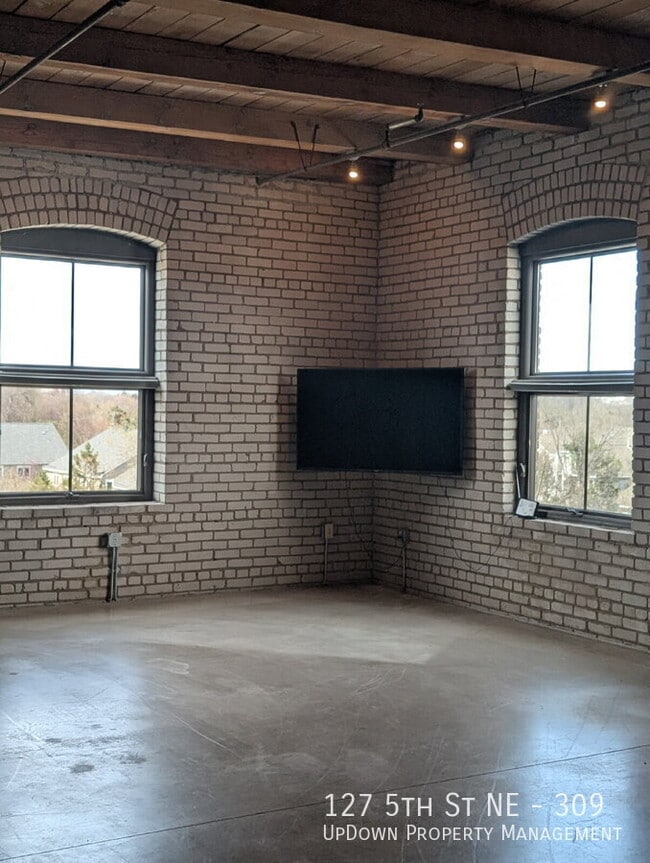 Photo - 127 5th St NE Unidad 309