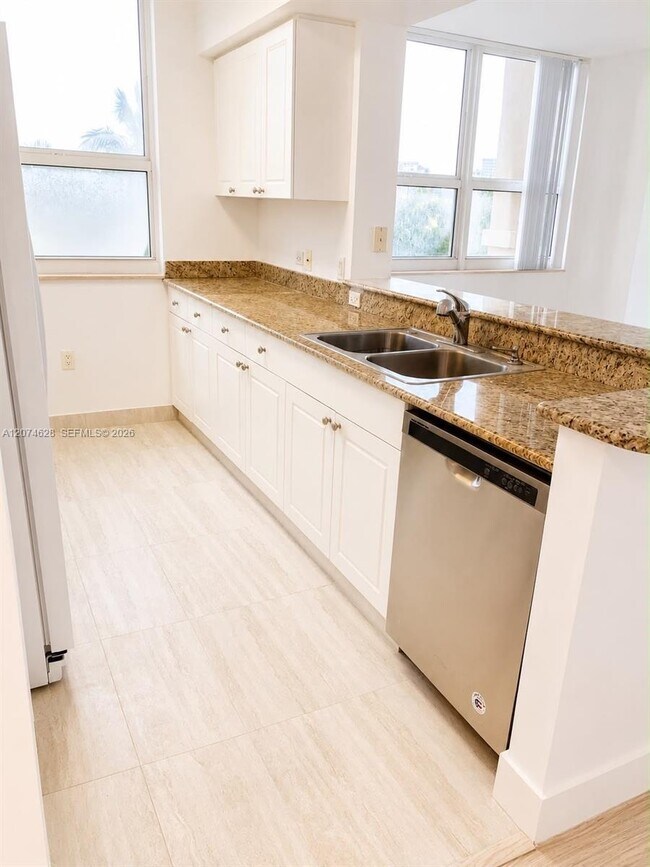 19501 W Country Club Dr Unit 408