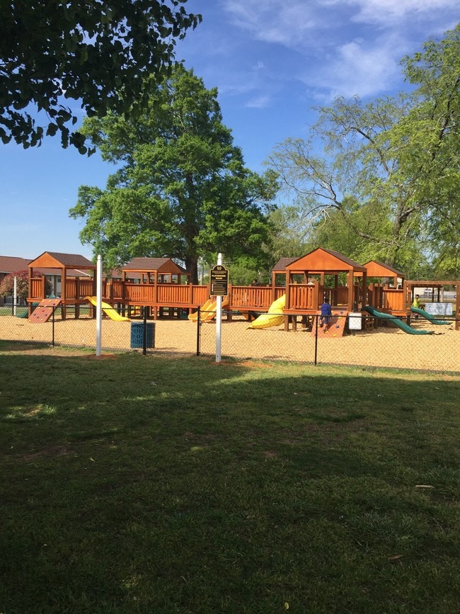 Photo - Hawks Landing