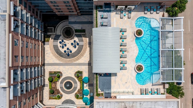 William Tanglewood Courtyard