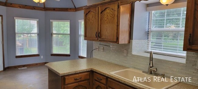 Photo - 205 NW Almond