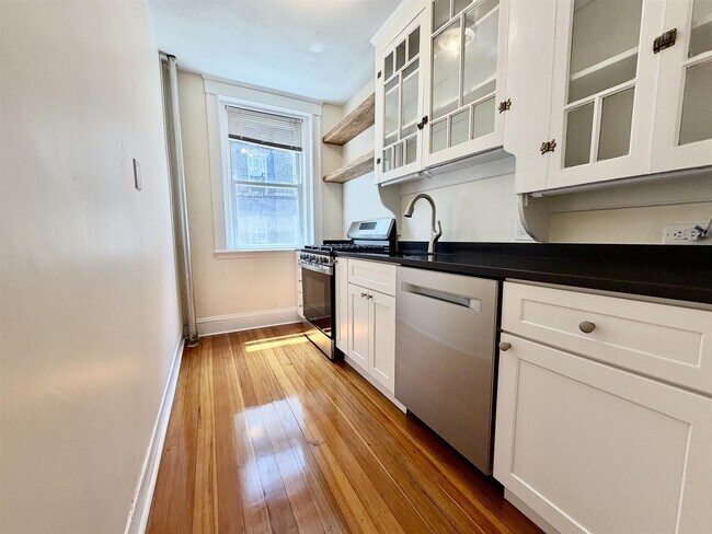 Photo - 15 Ellery St Unit 2