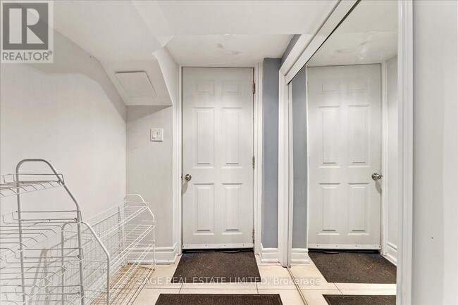 Photo - 207 Cedarvale Ave