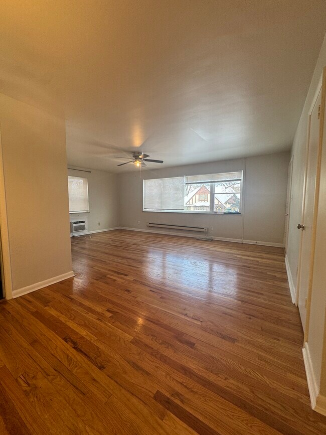 Photo - 1145 Fenmore Dr Unit 1