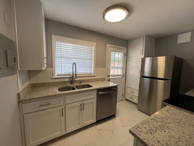 Photo - 3057 Pharr Ct N Northwest Unidad G2