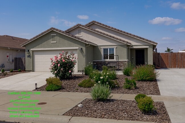 Photo - 1385 Deerwood St