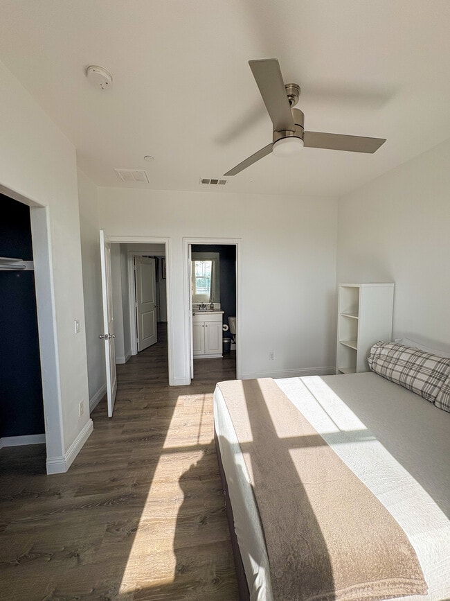 Photo - 505 Finch Ln