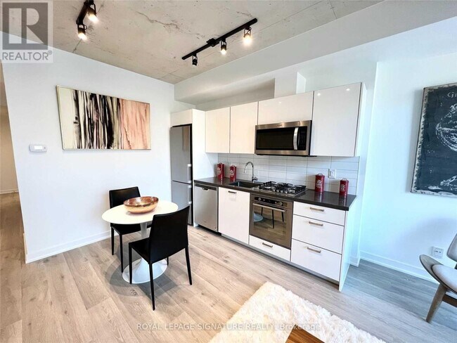 Photo - 55 Ontario St Unit 811