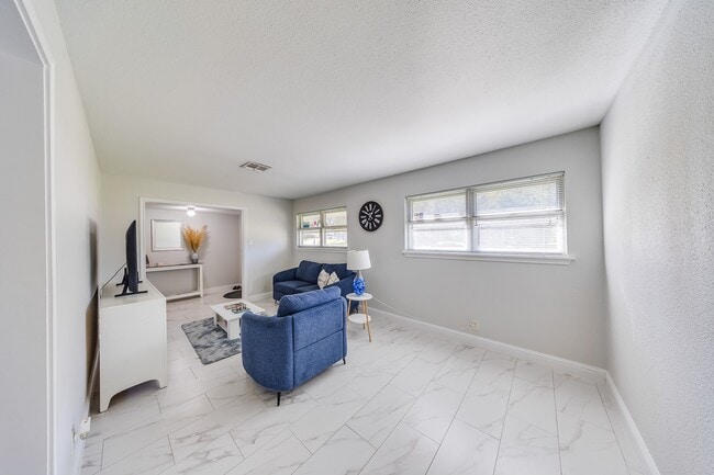 Photo - 2519 Lazy Lake Dr