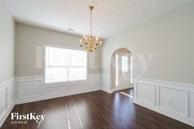 Photo - 915 Midway Rd