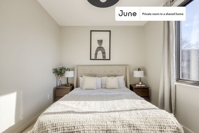 Room in Shared 5 bed/2.5 bath home in H Street