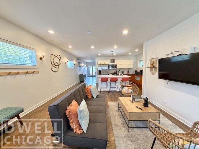 Photo - 1419 N Paulina St