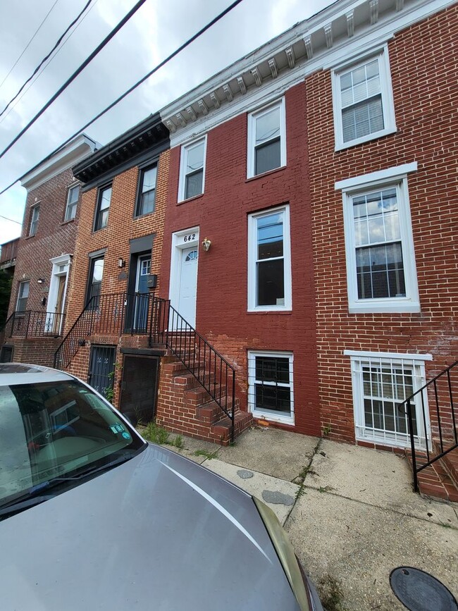 2 Bed 1 Bath with a Bonus Room in Basement - 2 Bed 1 Bath with a Bonus Room in Basement House