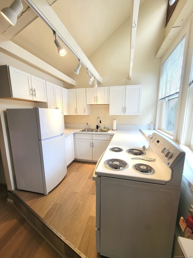 Photo - 270 Cherry Brook Rd Unit 3 South