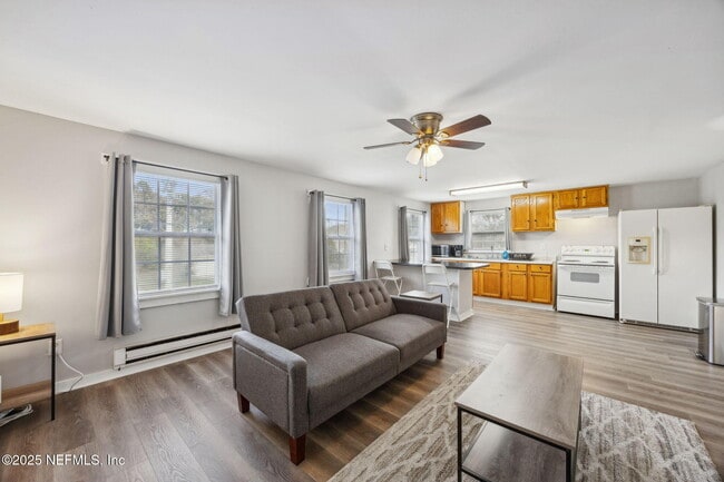 Photo - 5342 Kingsbury St