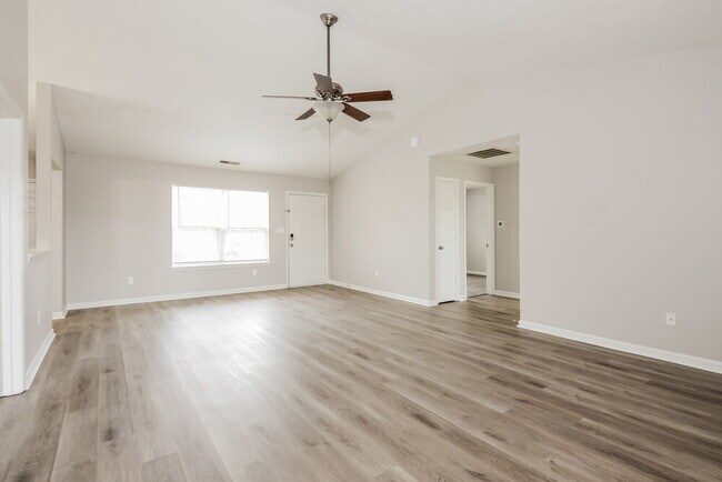 Photo - 5314 Claybrooke Dr