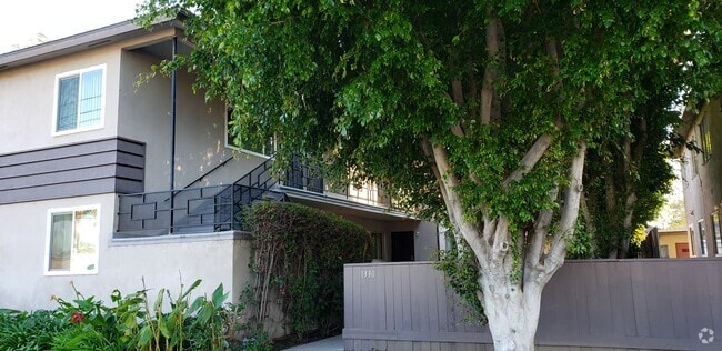 Building Photo - 1330 W Valencia Dr Unit B Rental