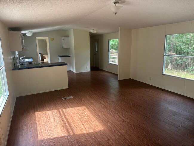 Photo - 153 Baywood Trail