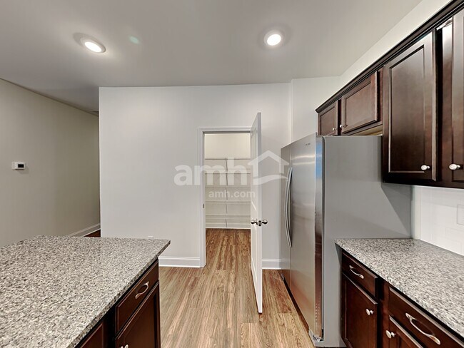 Photo - 3710 Lk Blf Lp