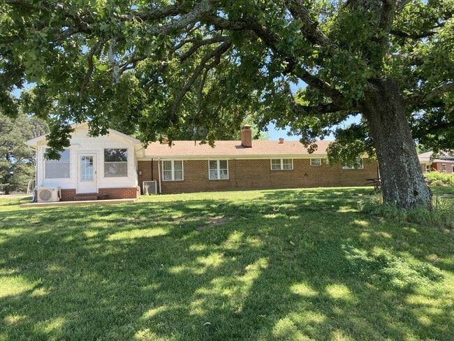 Photo - 927 Skyline Dr